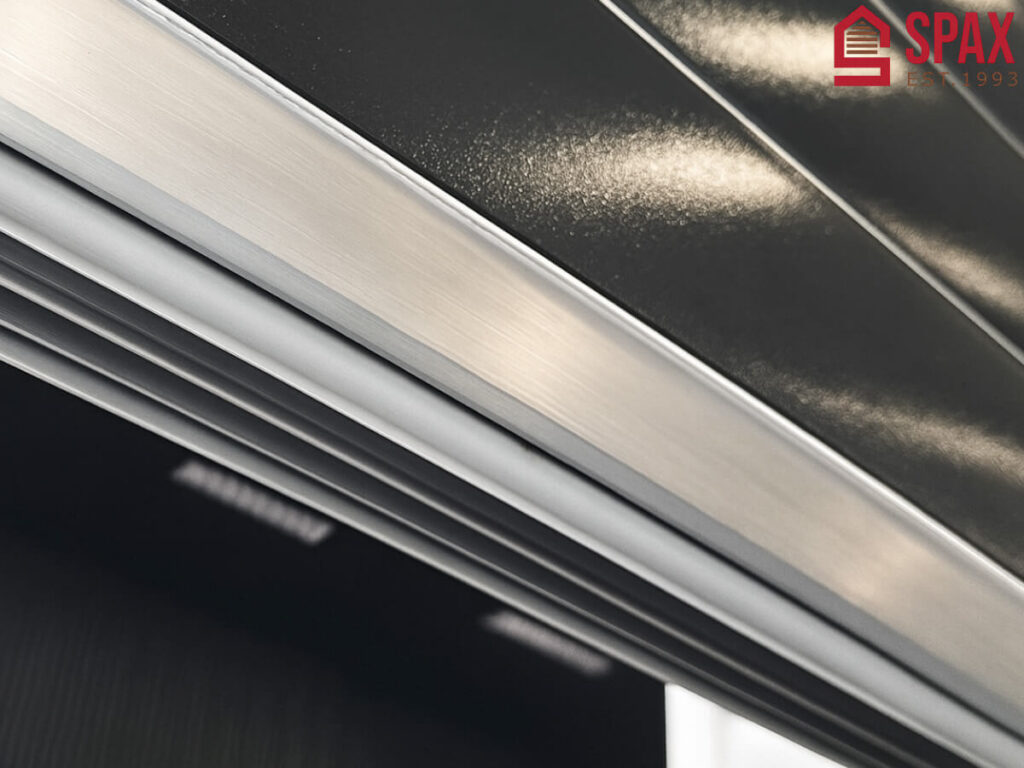 SPAX Thailand เอสแพค ประตูม้วนอลูมิเนียม ประตูม้วนใบใส เส้นหน้าอลูมิเนียมน้ำหนักเบา Aluminium Bottom Rail